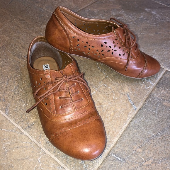 XOXO FLAT LACE UP SHOES 👠 - Picture 1 of 9